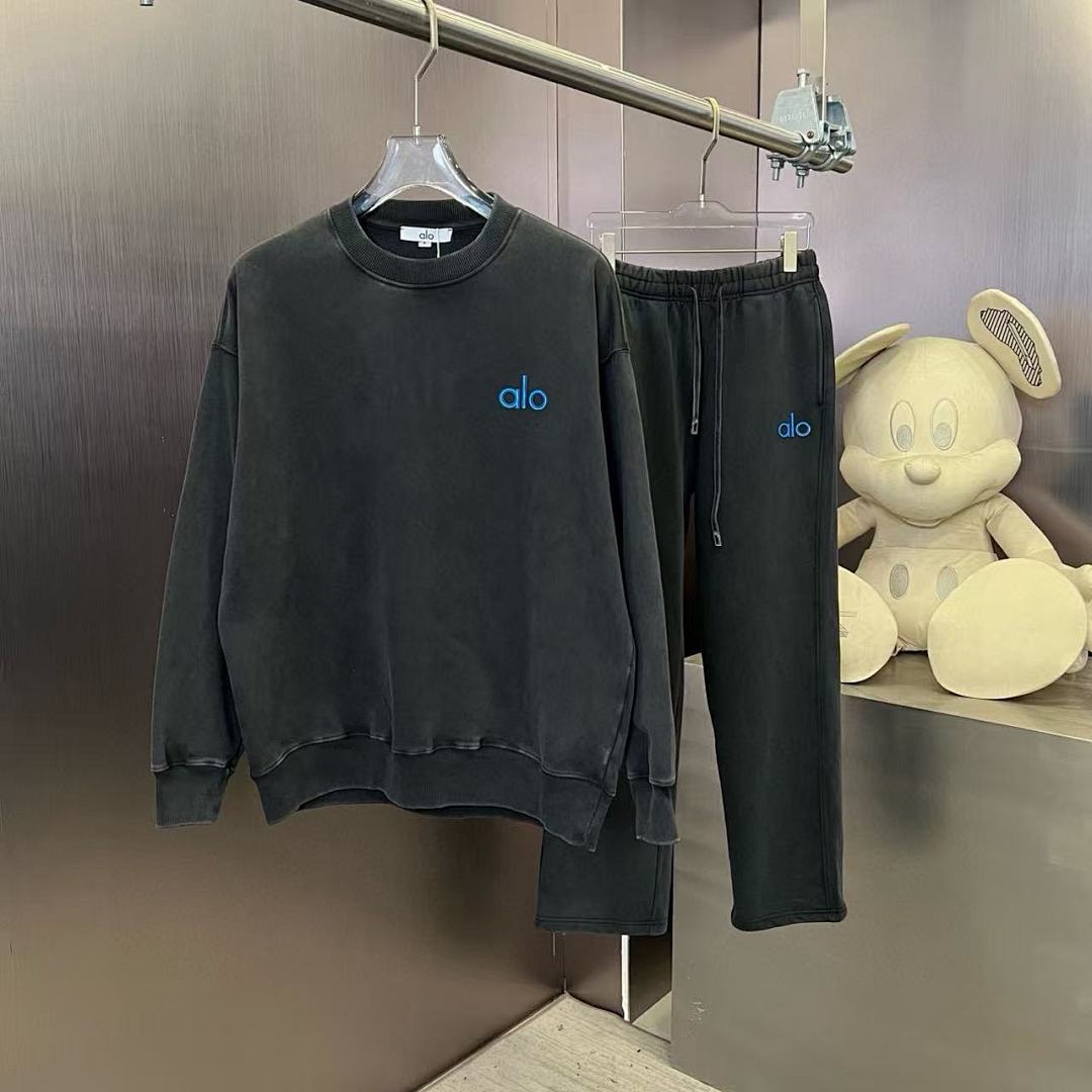Alo Sweatshirt — 2c01c18d angle 1
