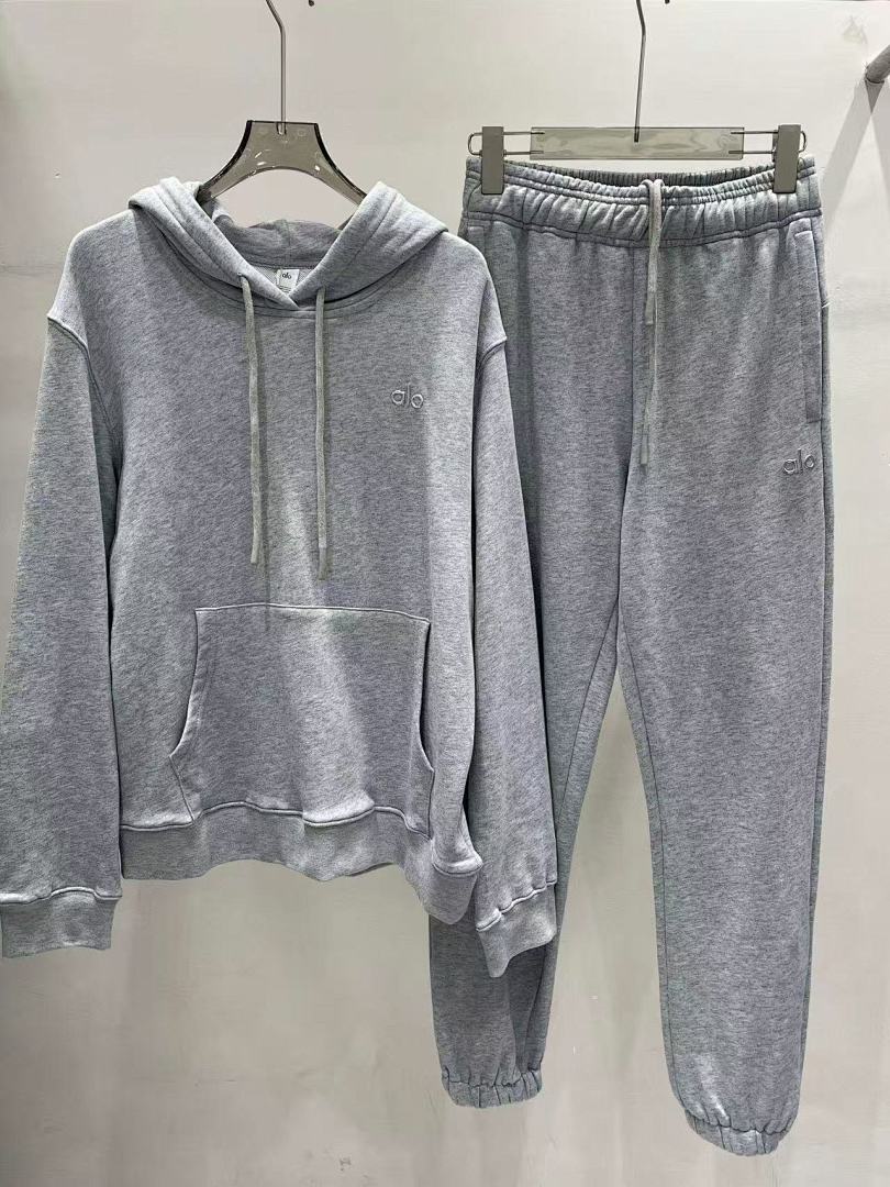 Alo Sweatshirt — ea3d0e64 angle 1