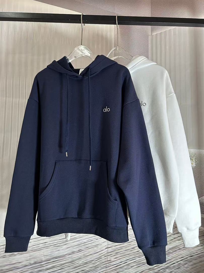 Alo Sweatshirt — efb28e63 angle 1
