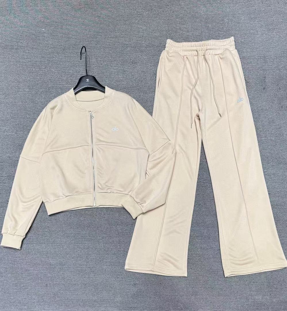 Alo Sweatshirt — fe7d53f0 angle 1