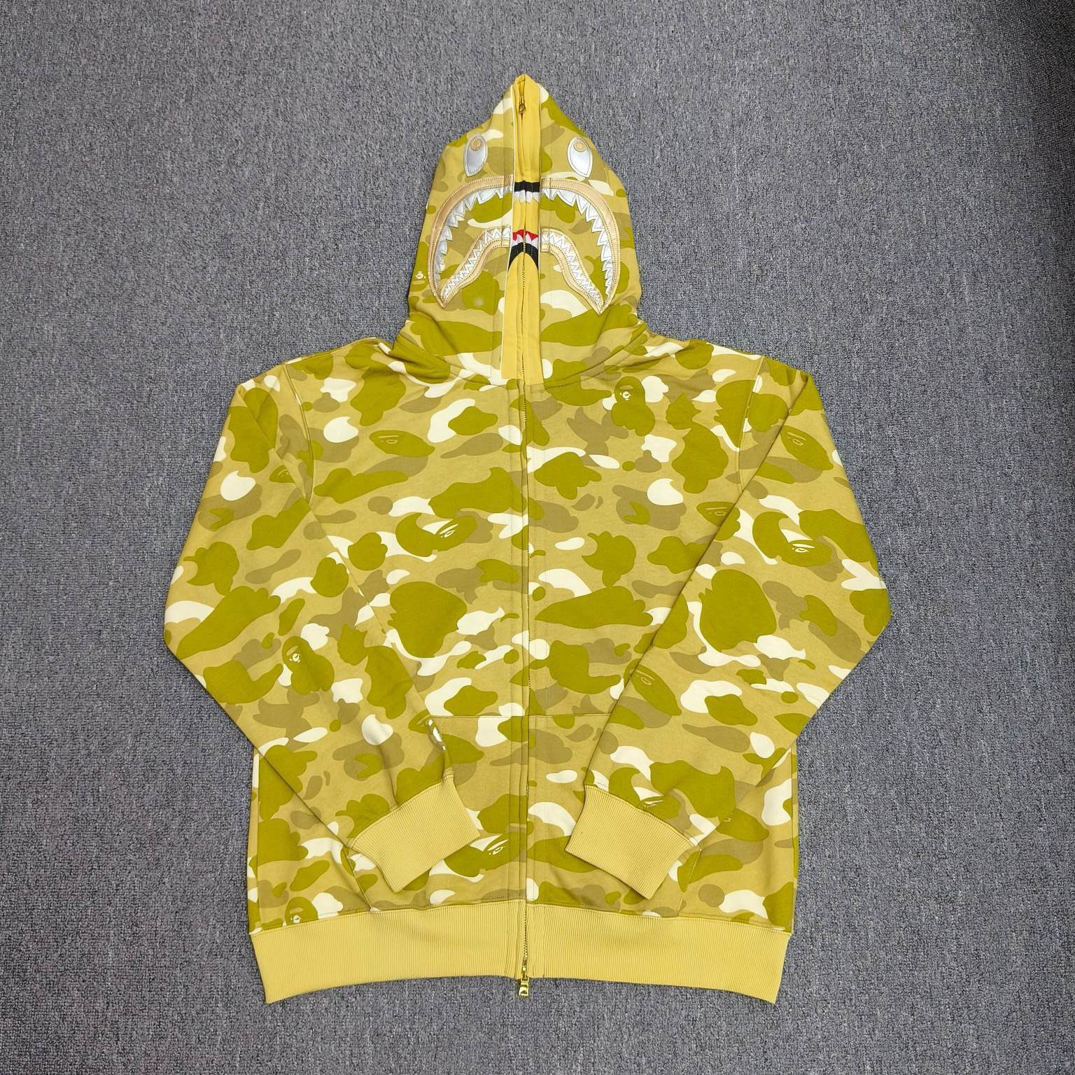 BAPE Hoodie — 576b5627