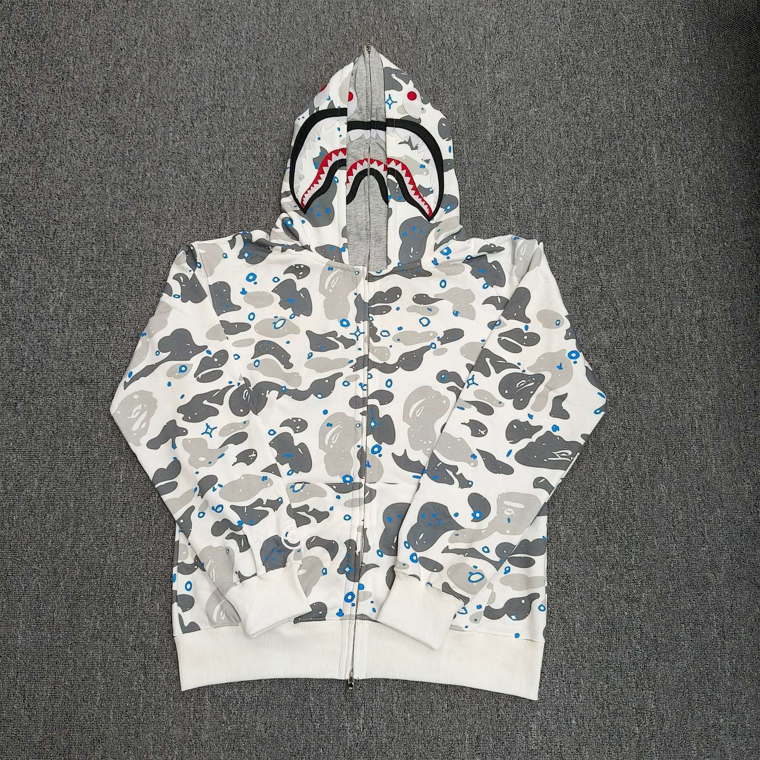 BAPE Hoodie — cadeb921