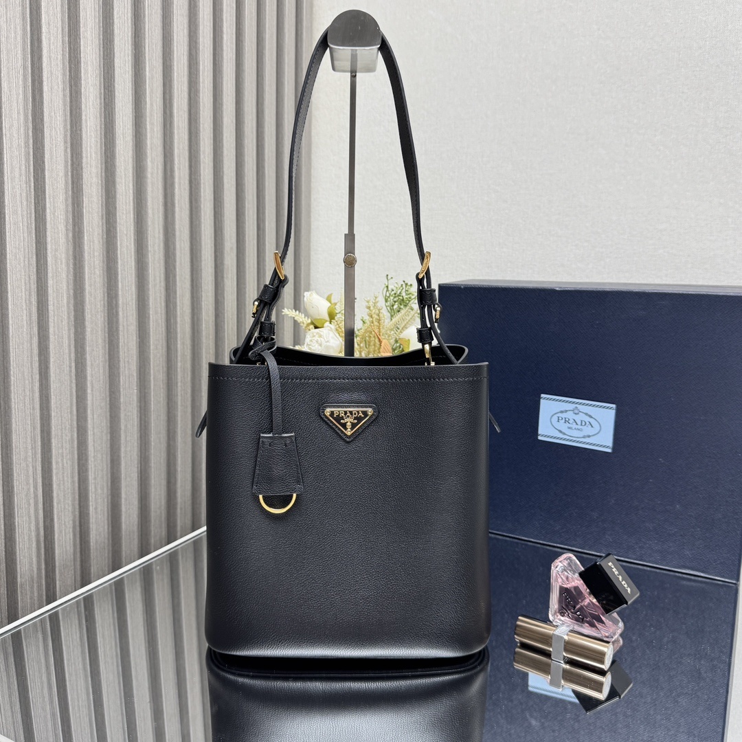 Designer Bags Prada — E080-1 angle 1
