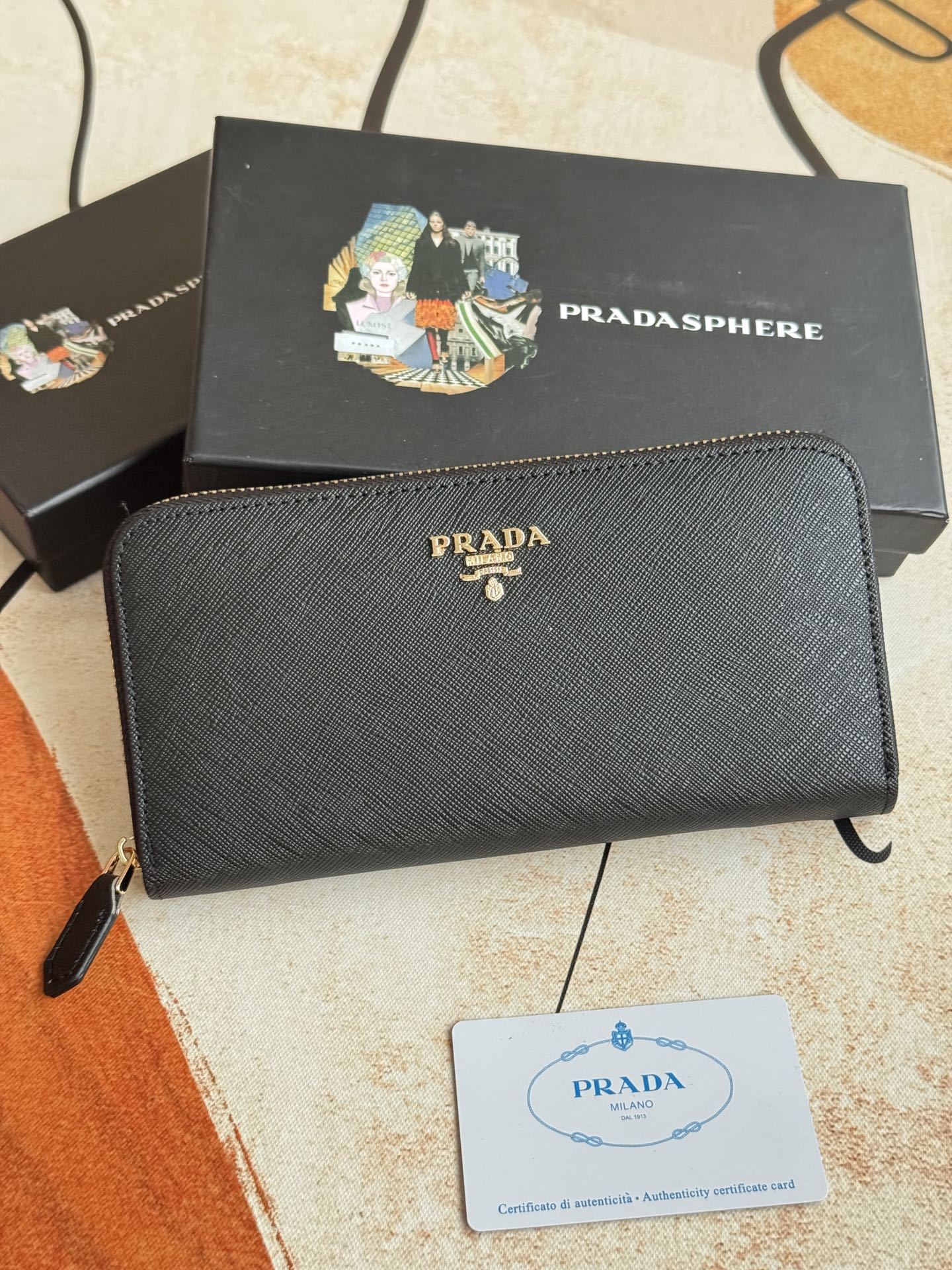 Designer Bags Prada — L506-11 angle 1