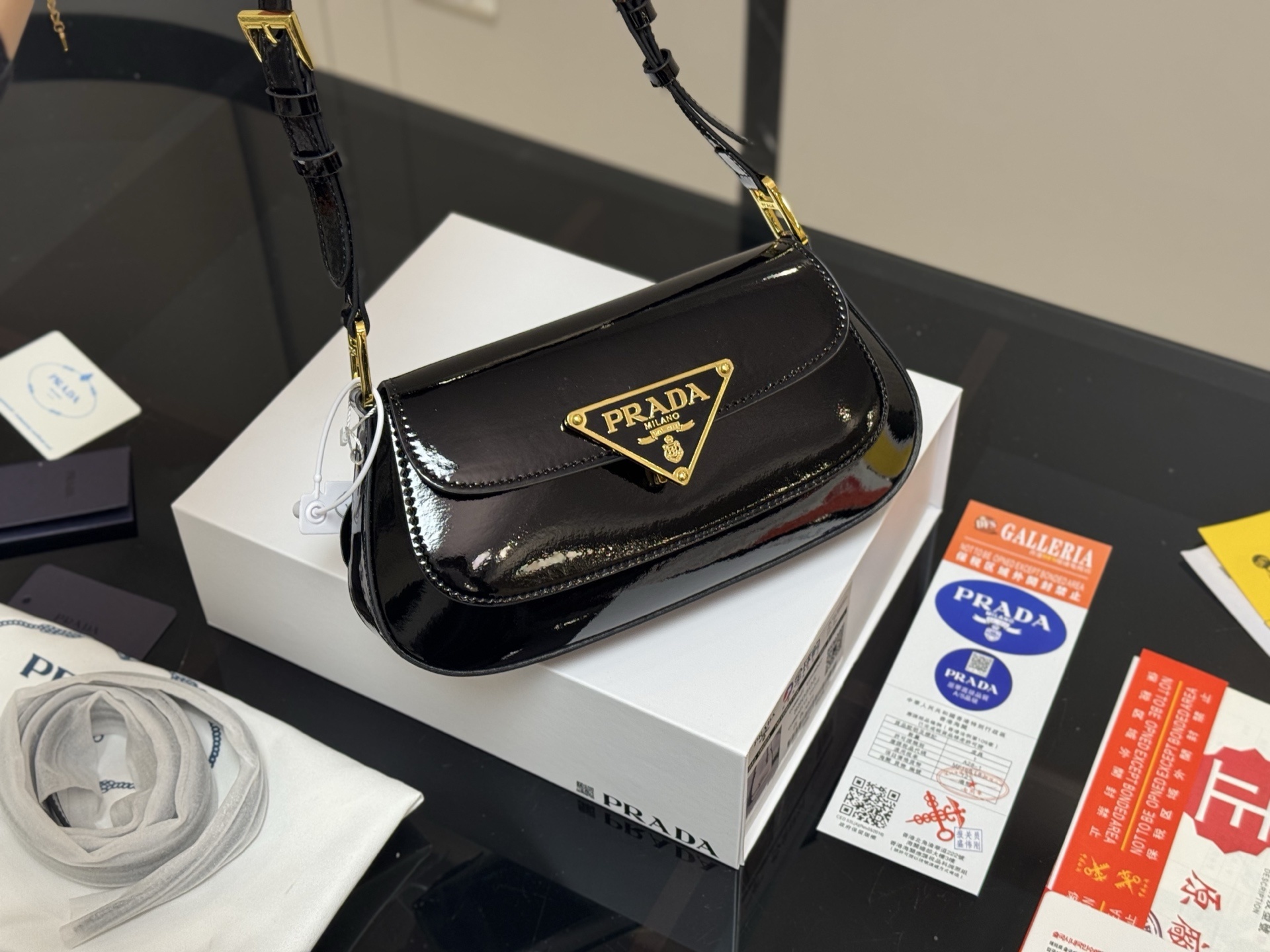 Designer Bags Prada — U159 angle 1