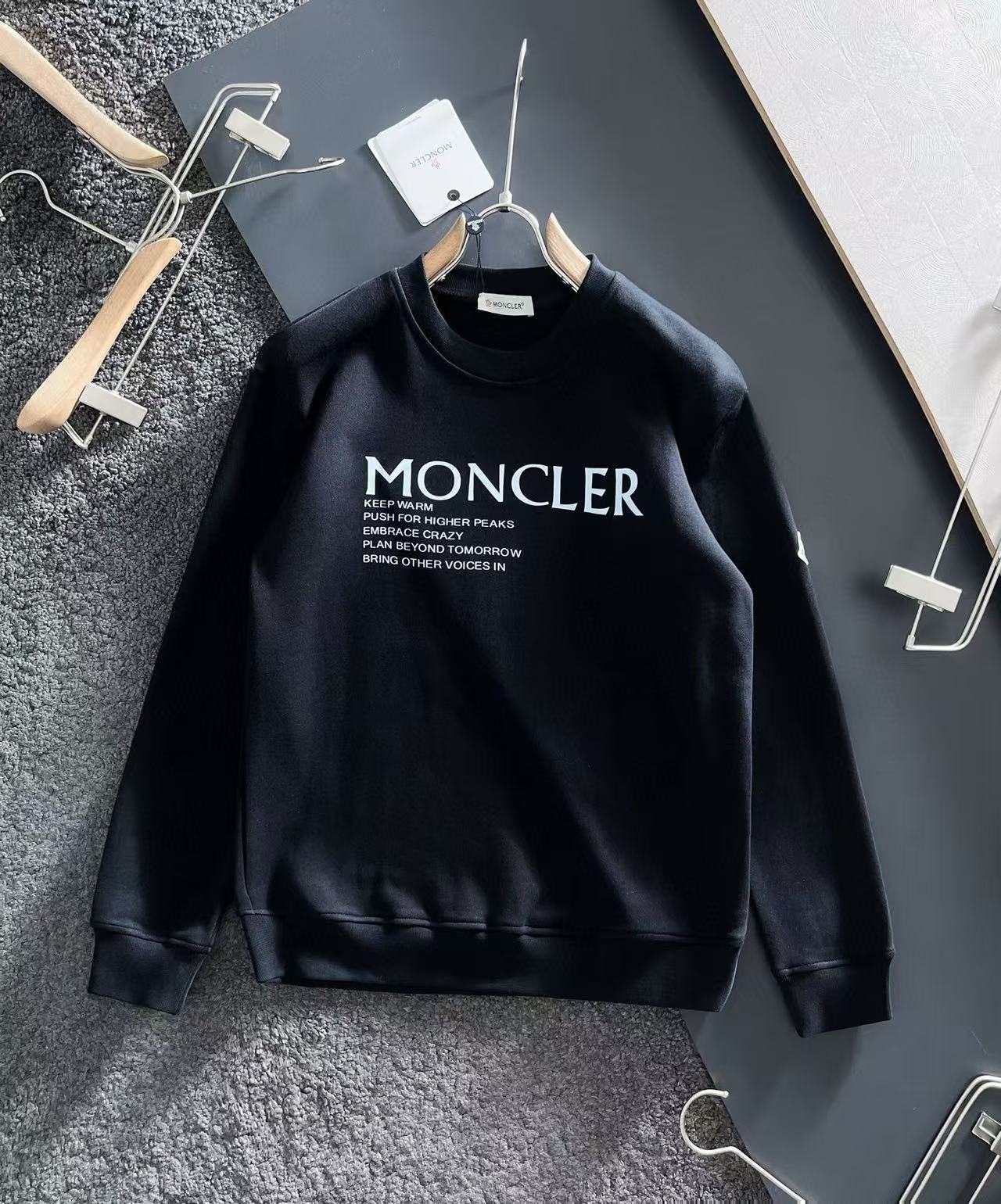 Moncler All — 4af2e323 angle 1