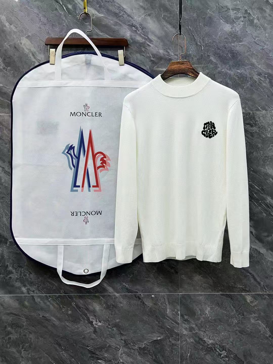 Moncler All — 5d9b5c86