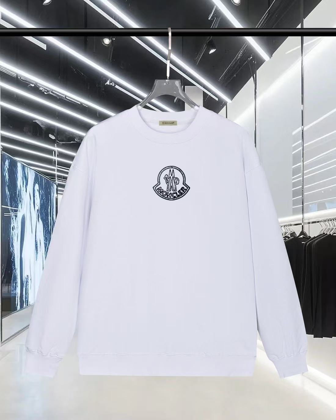 Moncler All — 6e0cc2ea angle 1