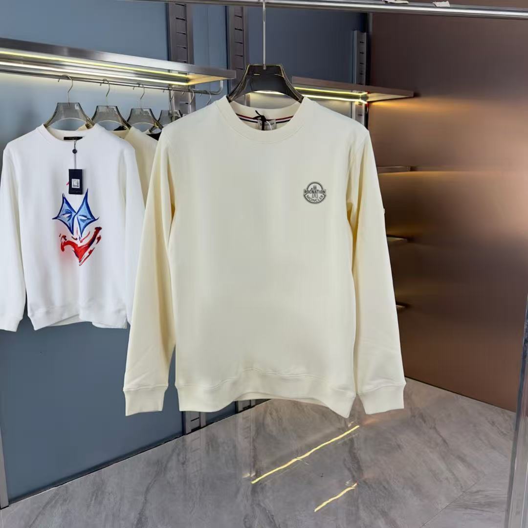 Moncler All — f1141db7 angle 1