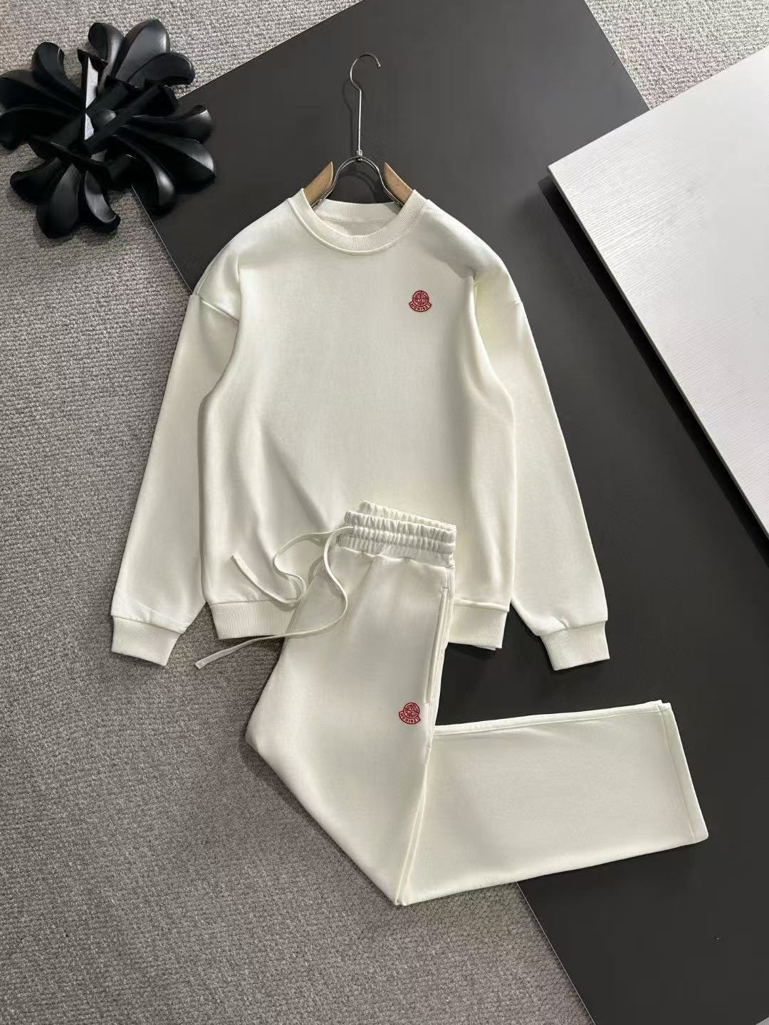 Moncler All — fe08422c angle 1