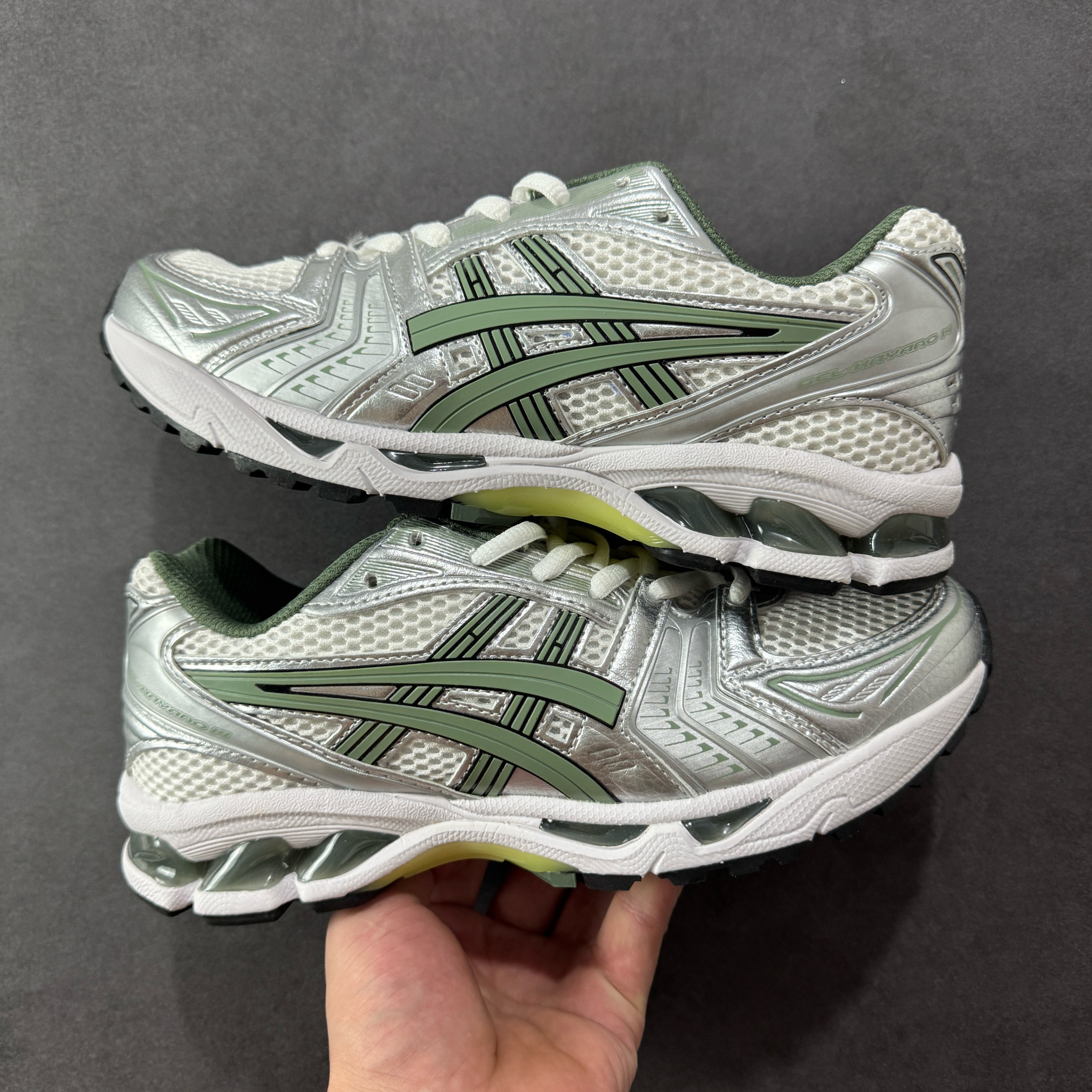 Shoe Ascics — 957d6cd9 angle 1