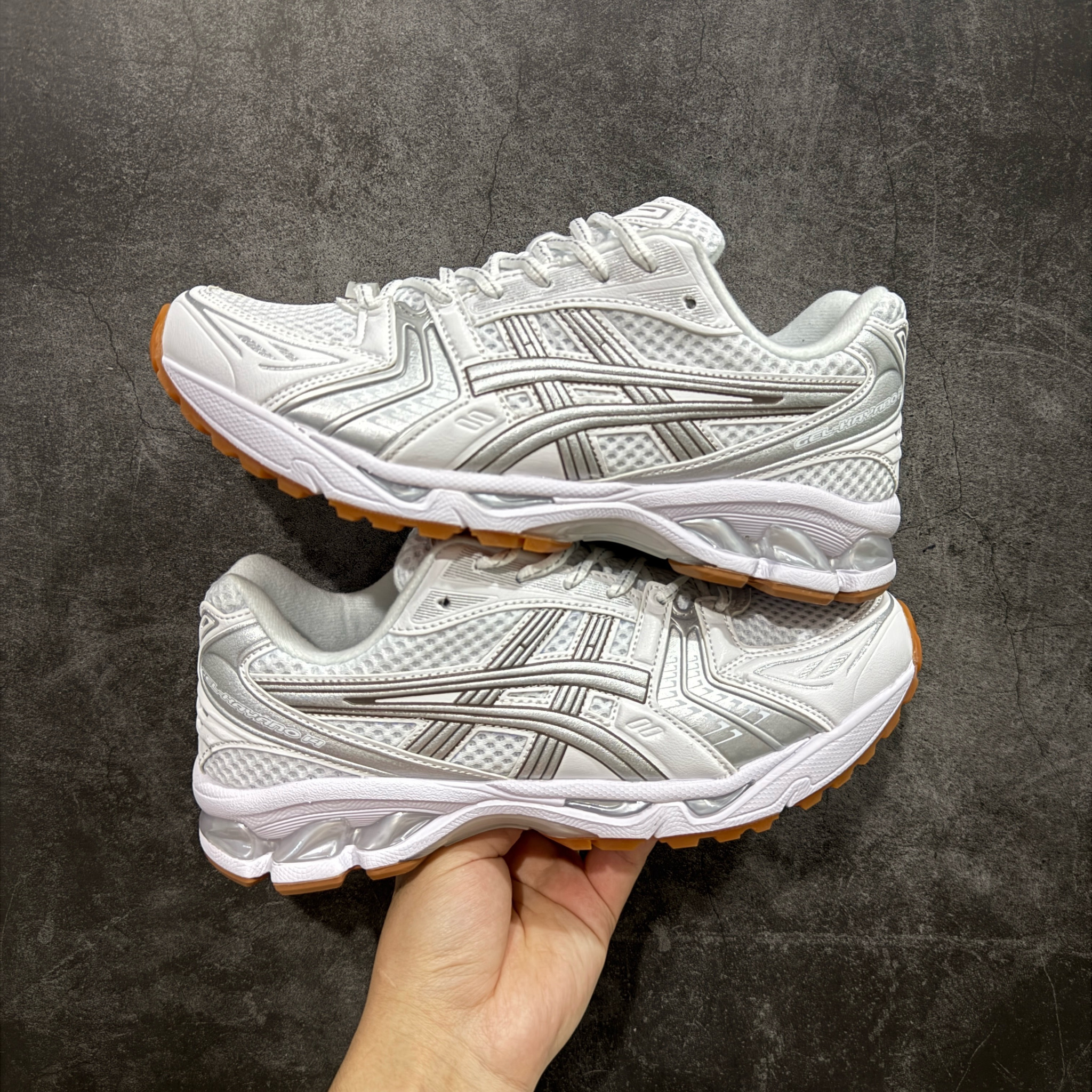 Shoe Ascics — 9aee4081 angle 1