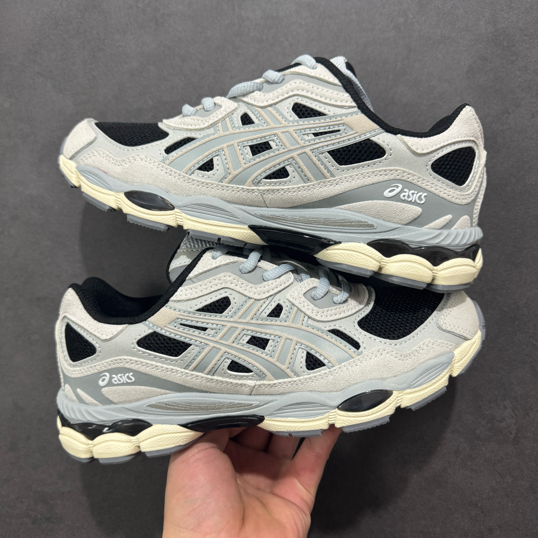 Shoe Ascics — ef57c64a angle 1