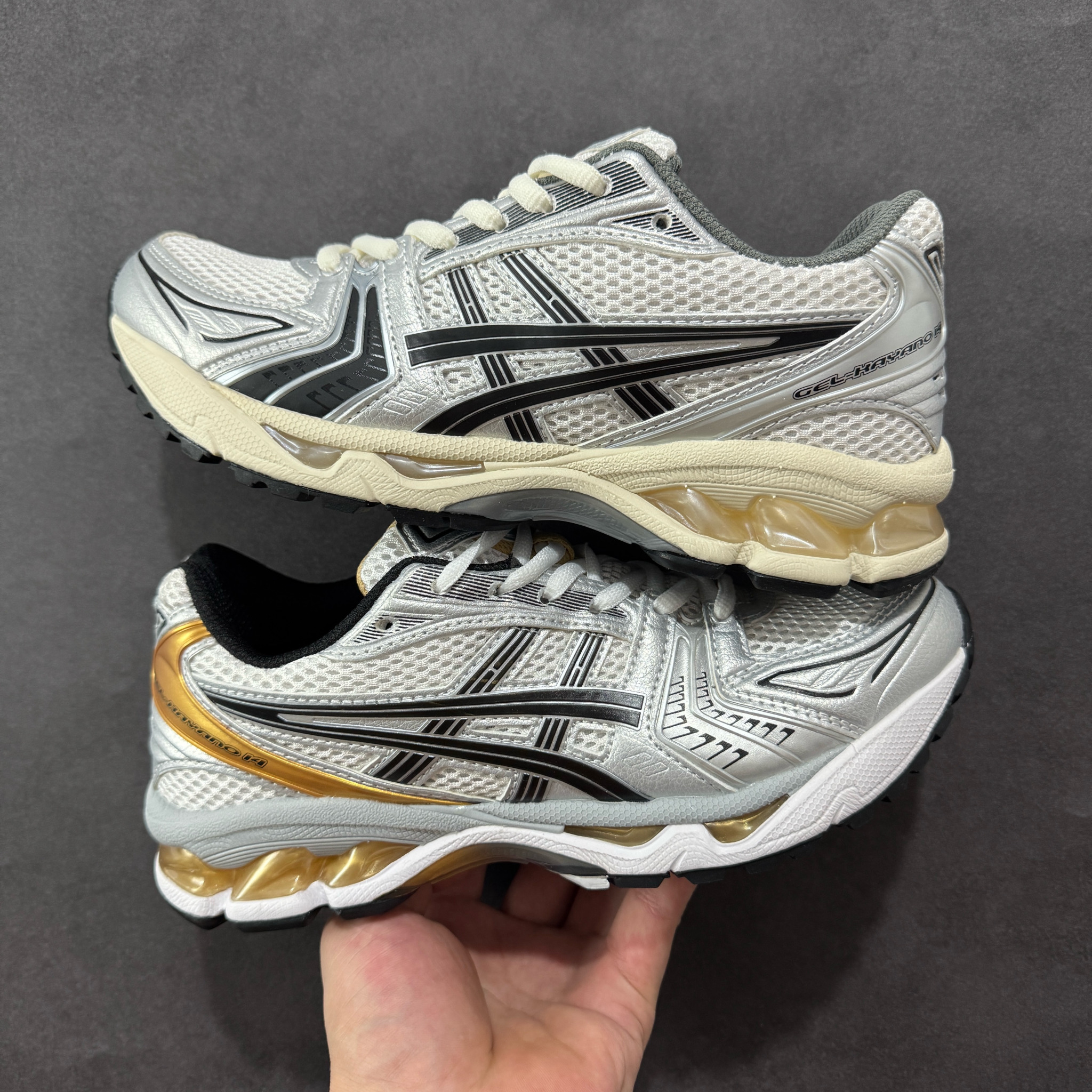 Shoe Ascics — fa86f58f angle 1