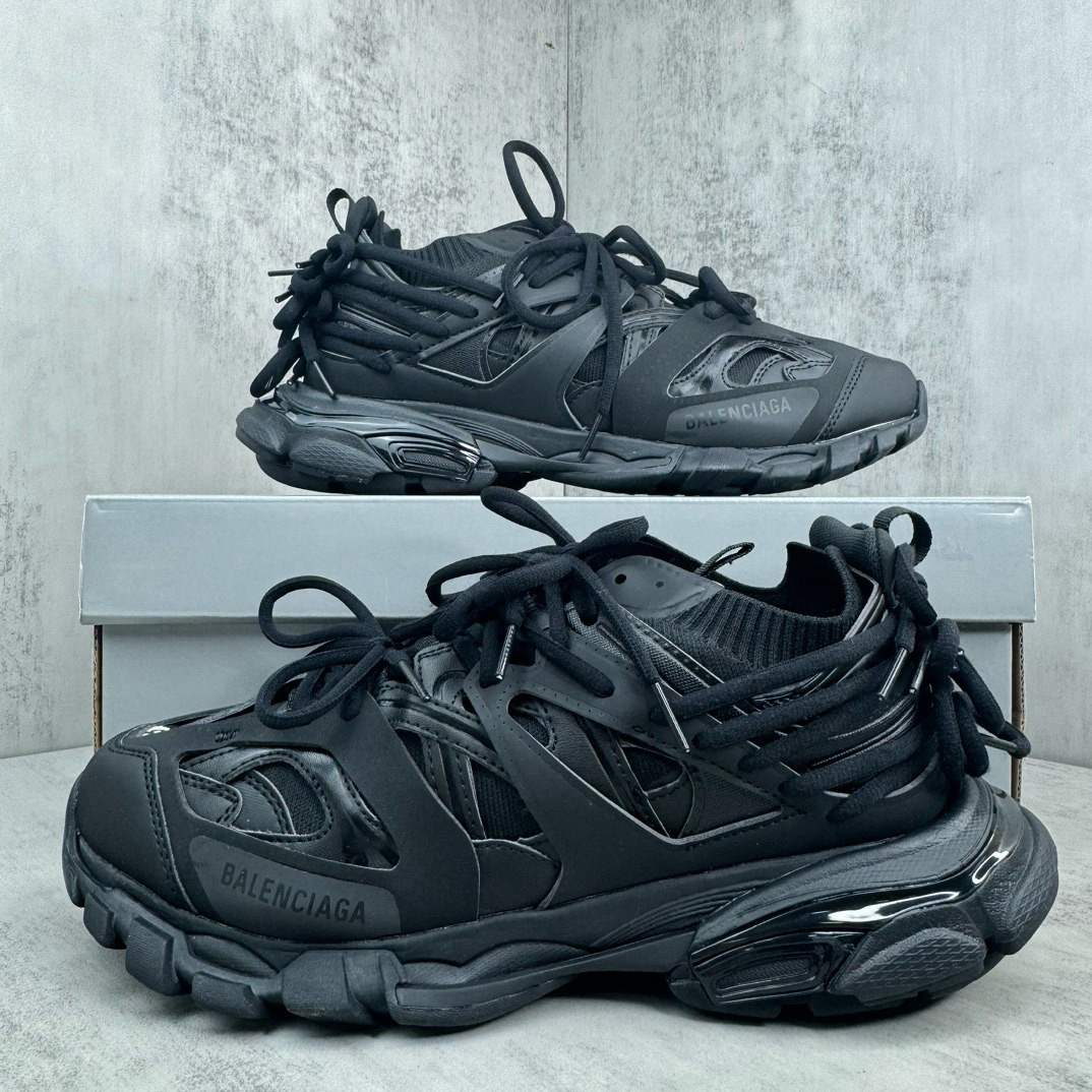 Shoe Balenciaga shoe — 00eaa367 angle 1