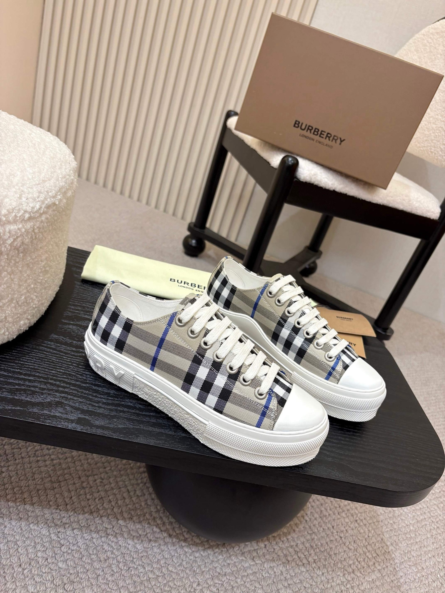 Shoe Burberry shoes — 355e827f