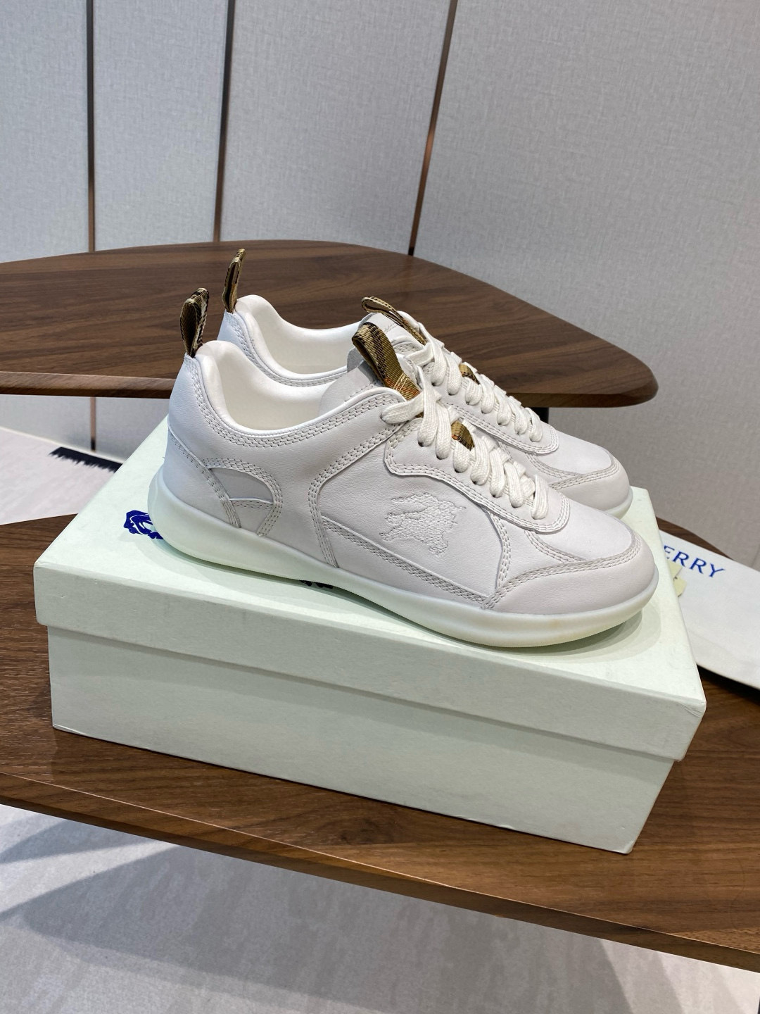 Shoe Burberry shoes — 549401ca angle 1