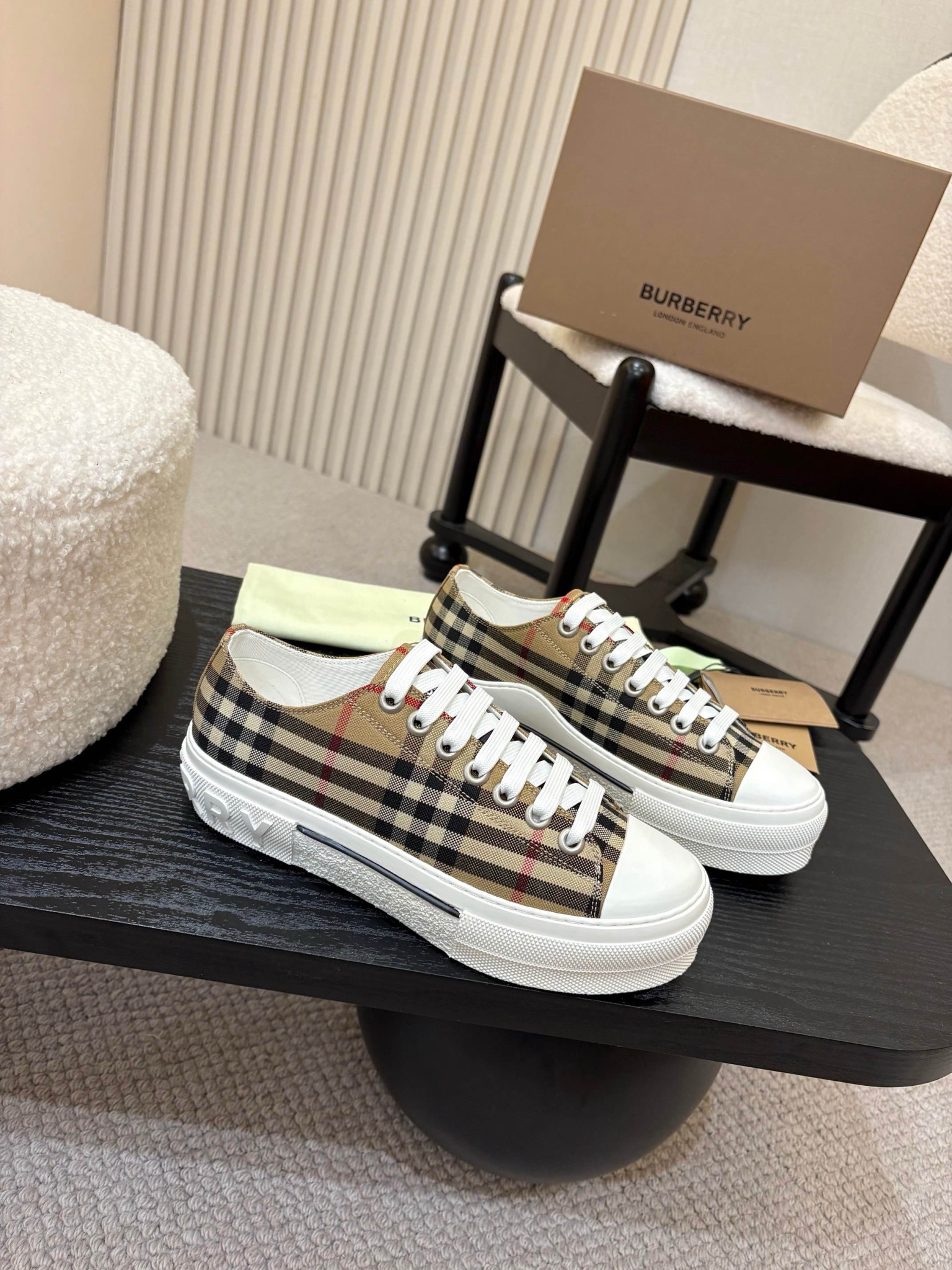 Shoe Burberry shoes — aaab2d8a