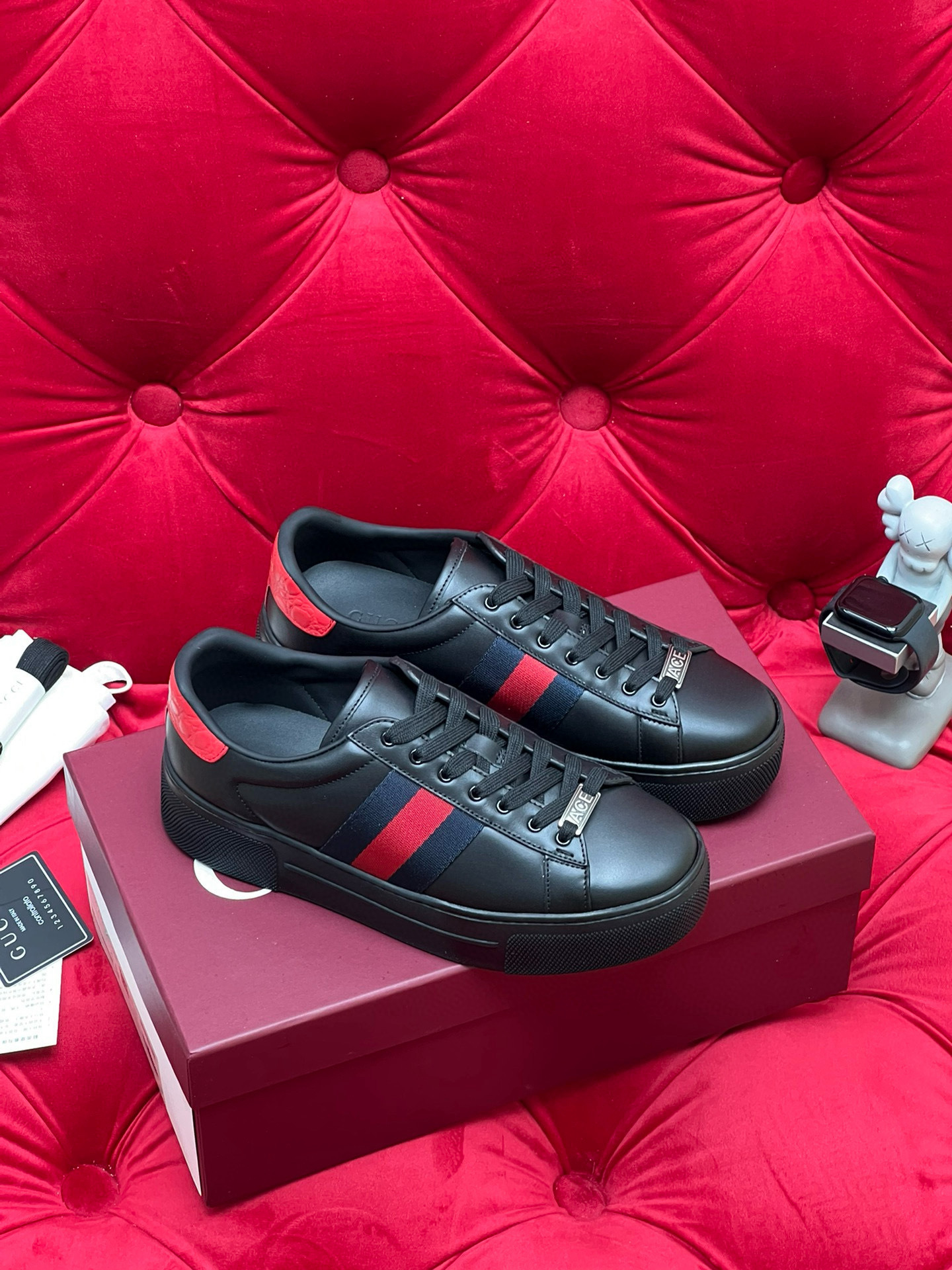 Shoe GUCCI shoes — e1581440 angle 1