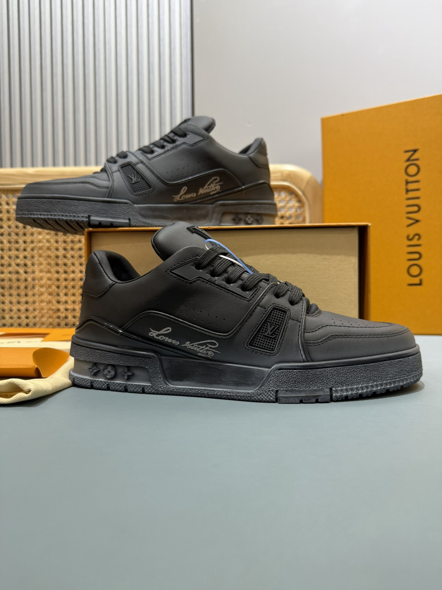 Shoe Louis Vuitton Shoes — 19e5c159