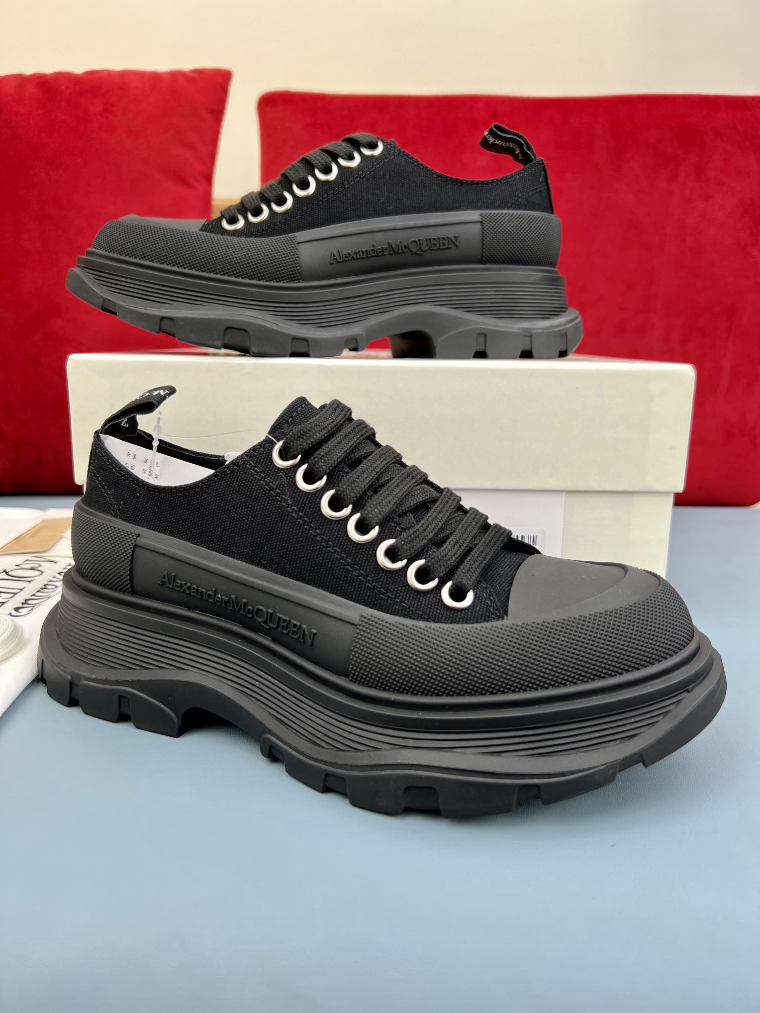 Shoe McQueen shoe — 51e19652 angle 1
