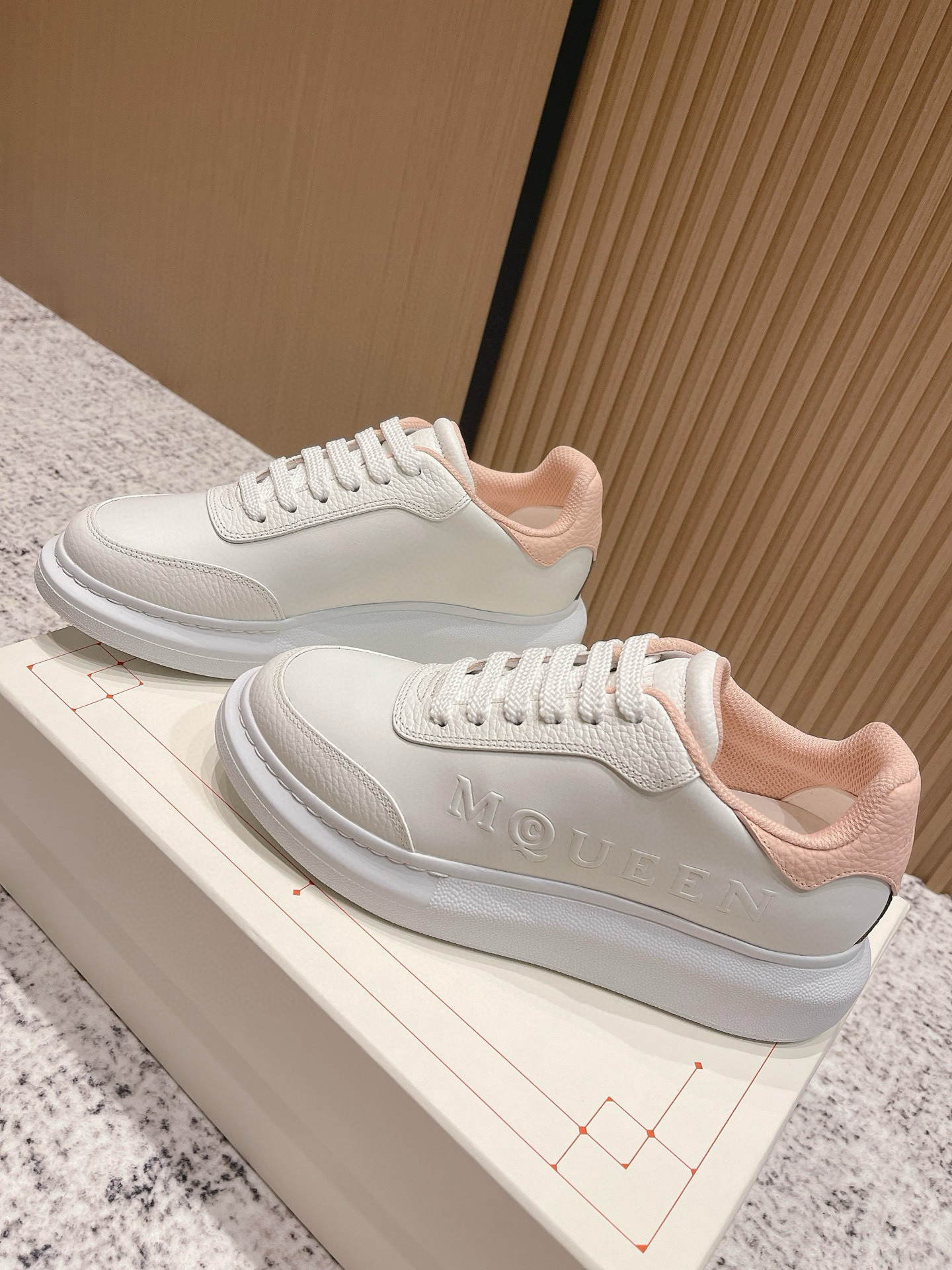 Shoe McQueen shoe — 811a3cae angle 1
