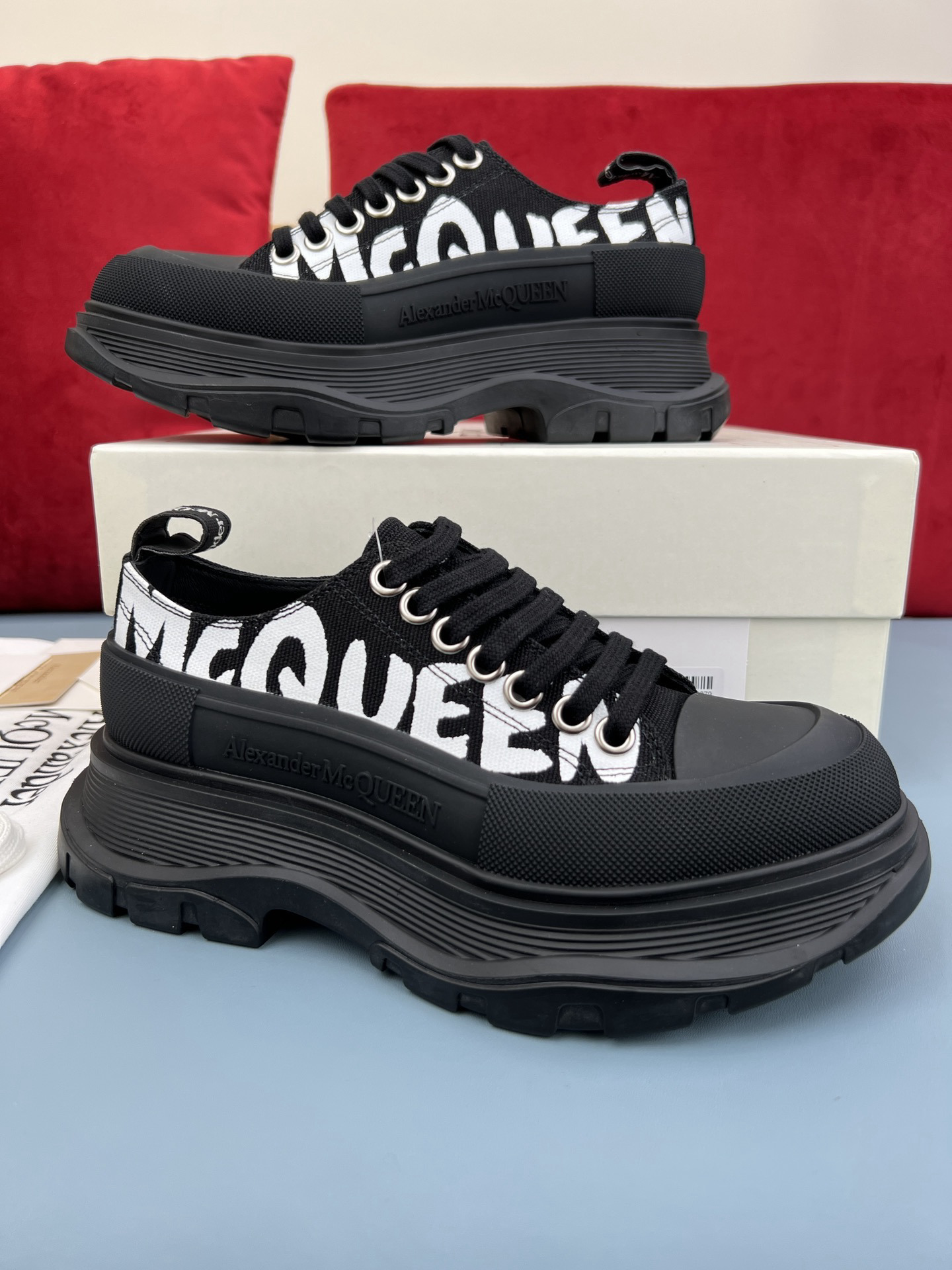 Shoe McQueen shoe — c8ee64bb angle 1