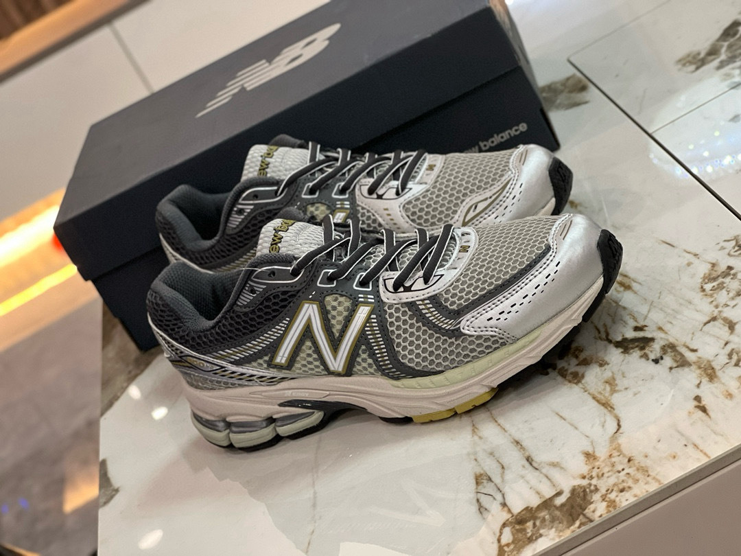 Shoe New Balance sneakers — 665efef8 angle 1
