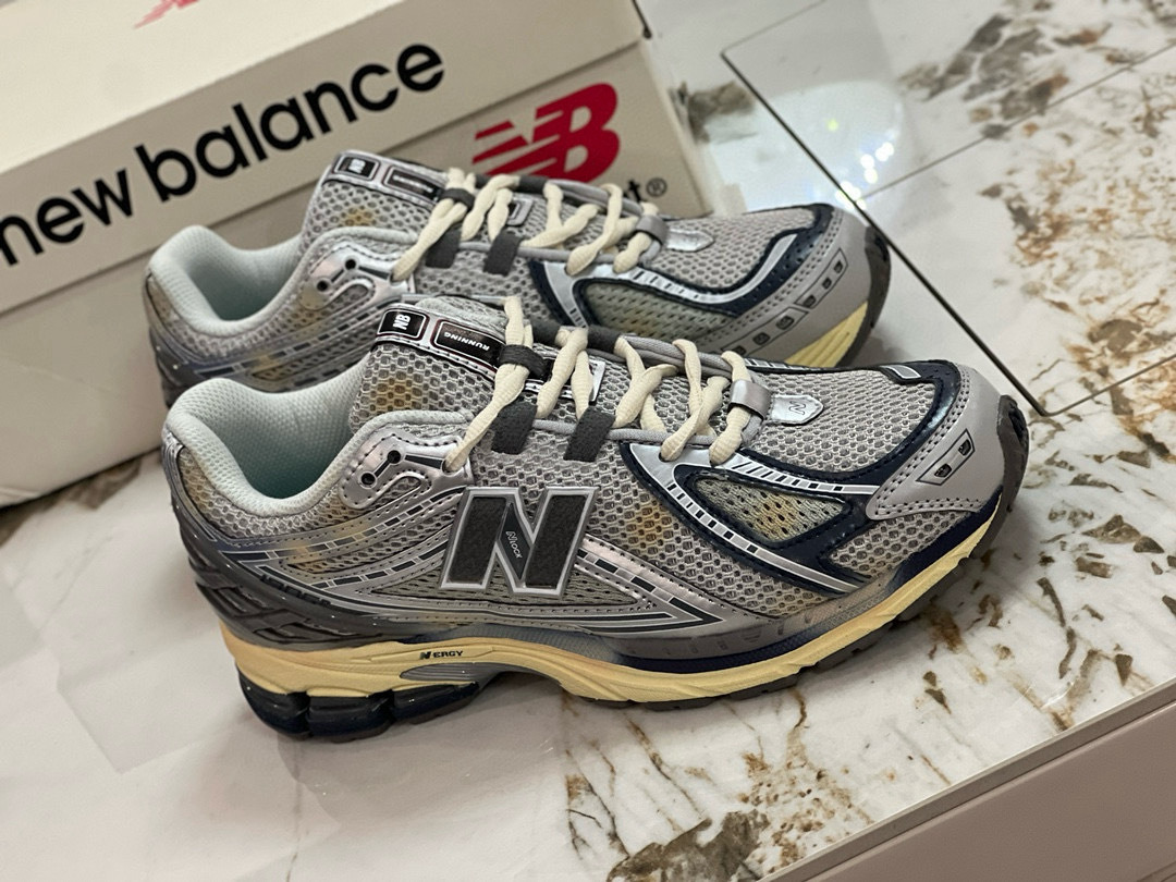 Shoe New Balance sneakers — 798e765b angle 1