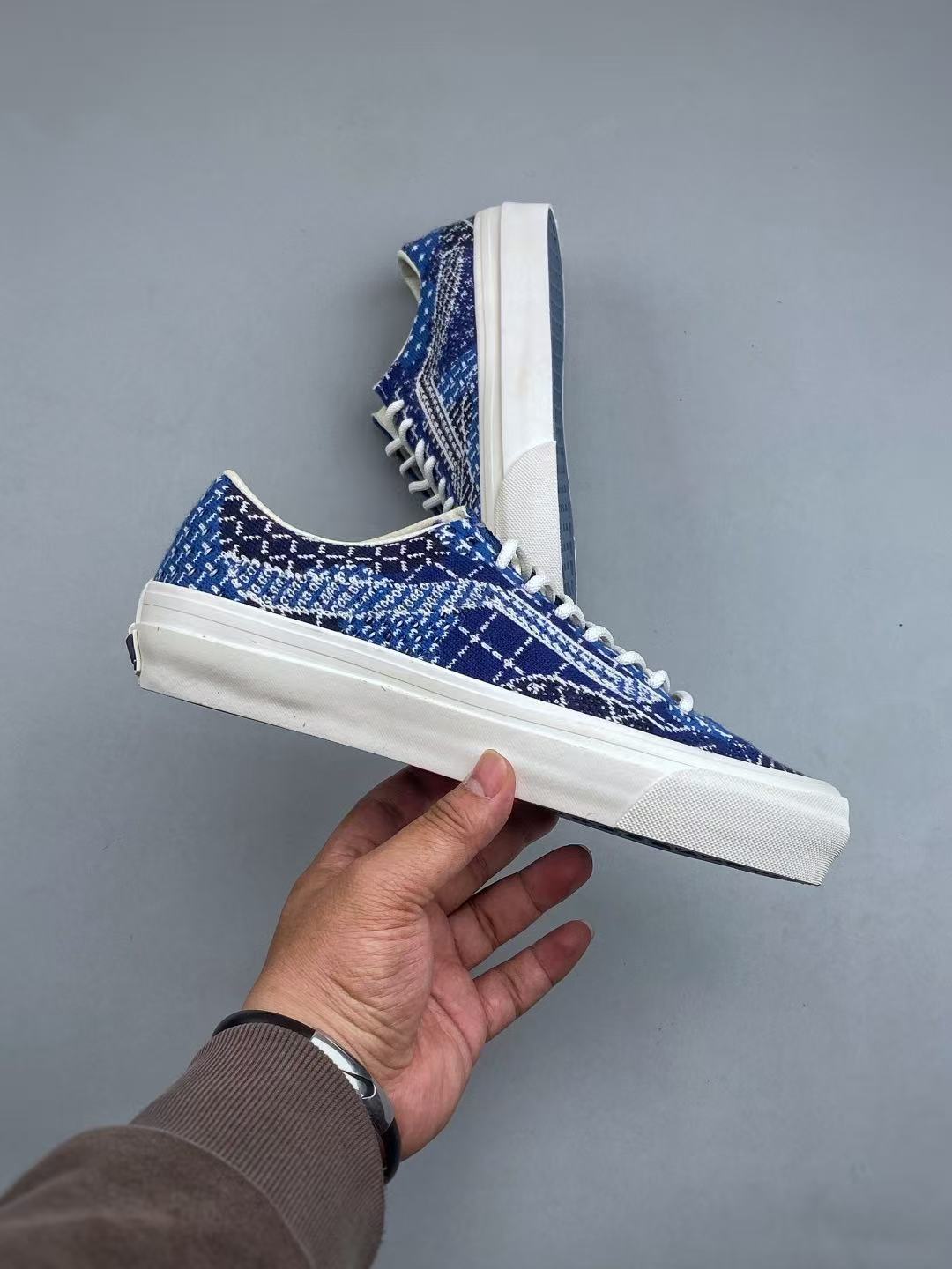 Shoe Vans Old Skool shoes — 4f036ecb angle 1