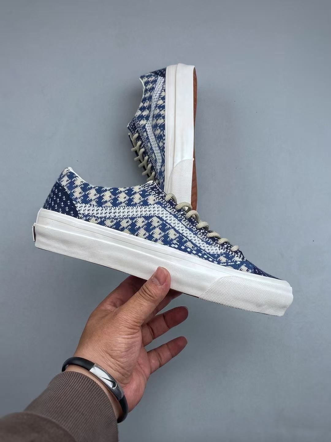 Shoe Vans Old Skool shoes — 6fda7de4 angle 1