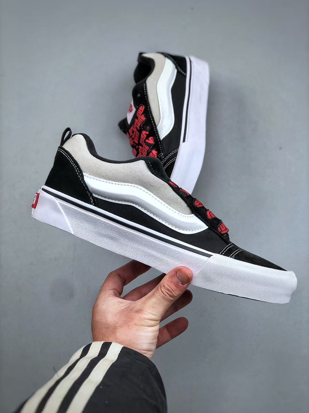 Shoe Vans Old Skool shoes — c3c06db4 angle 1