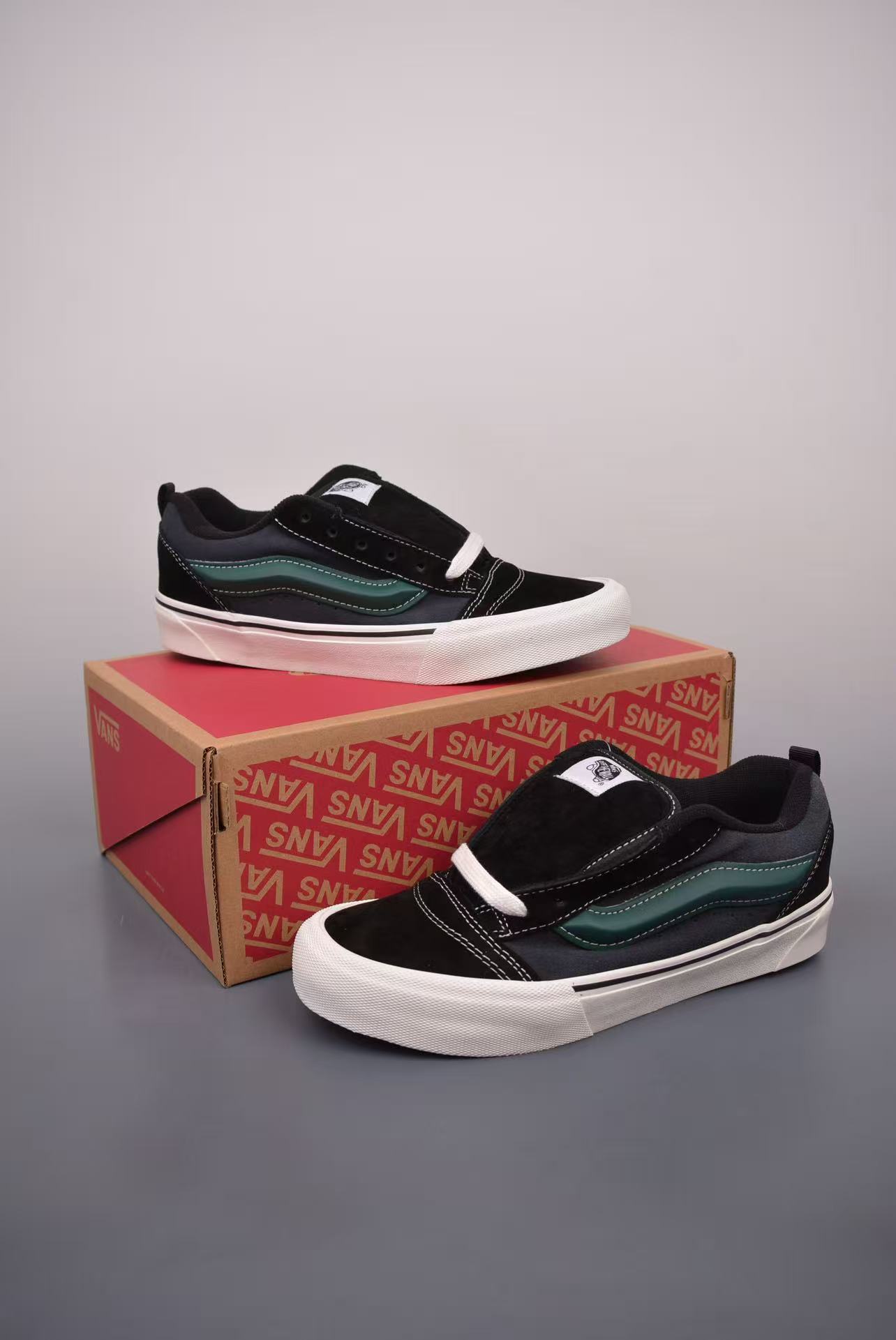 Shoe Vans Old Skool shoes — fd9d7fe1 angle 1