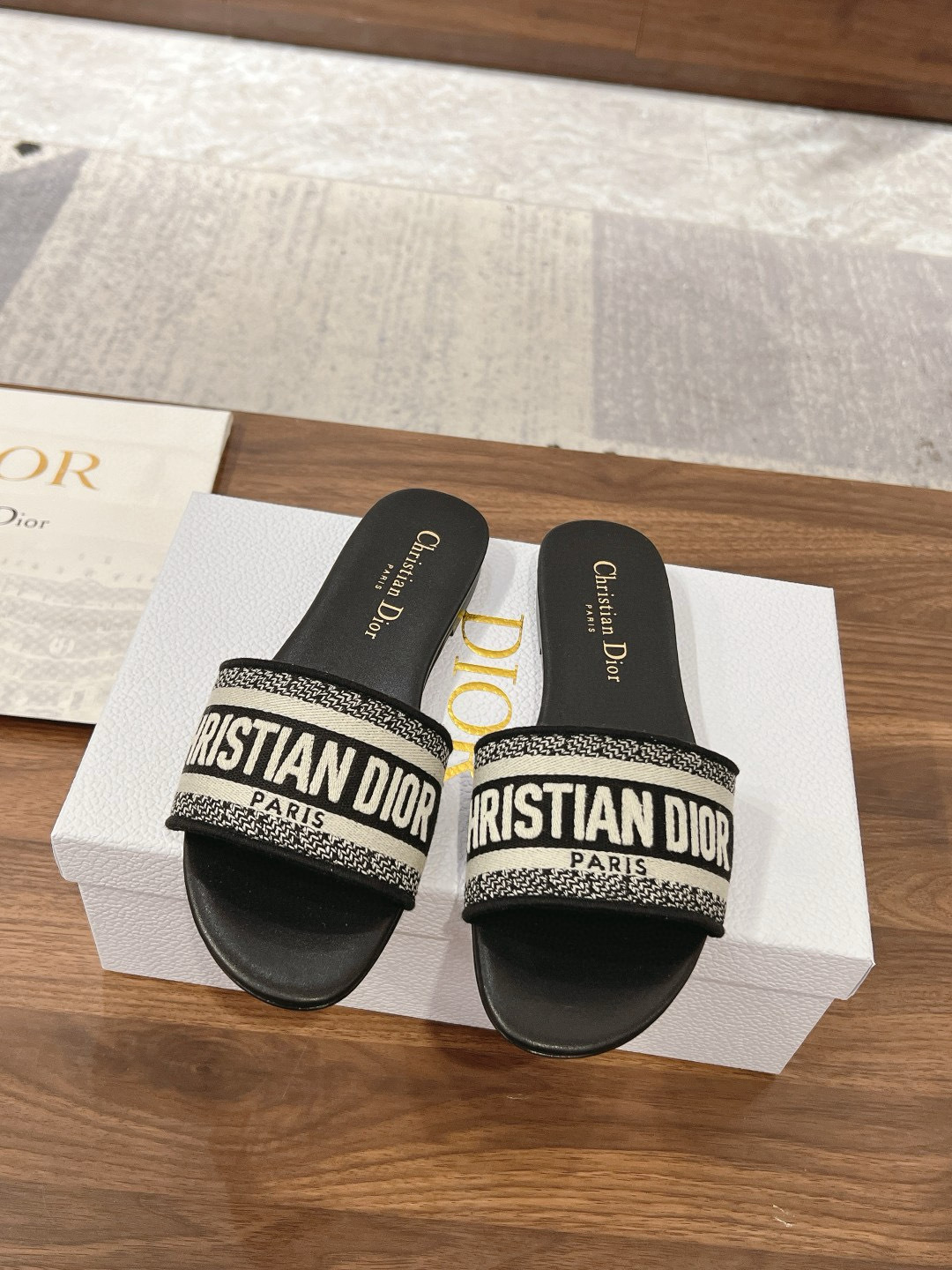 Shoe Women Sandals — 868c19e4 angle 1