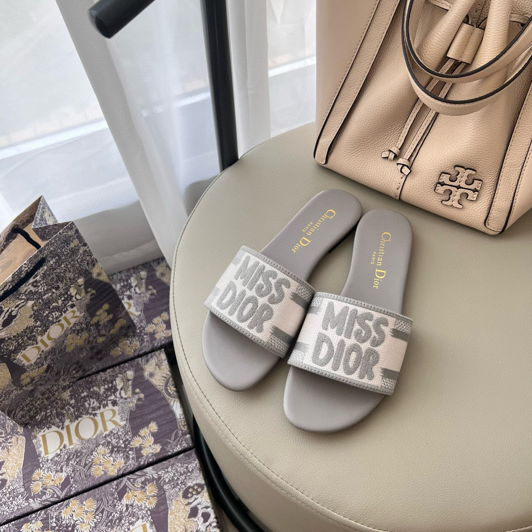 Shoe Women Sandals — 887ffe09 angle 1