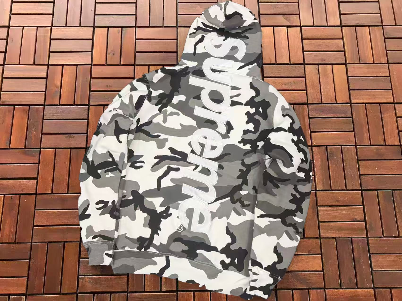 Supreme Hoodie — 31aa133a