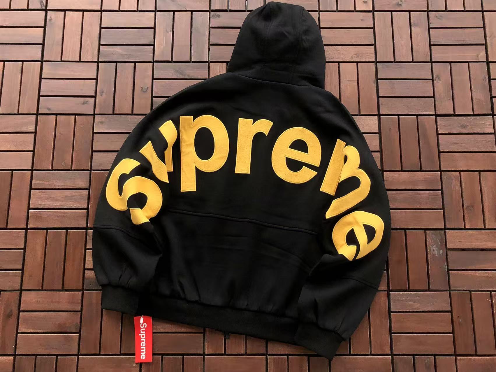 Supreme Hoodie — edc20609