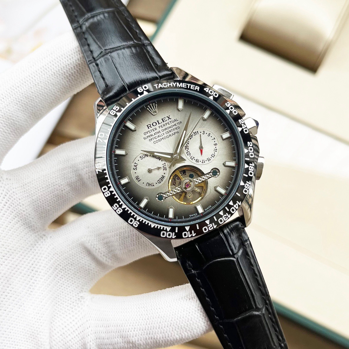 Watch — 57695dca angle 1